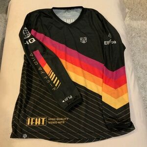 Loose Riders Black, Yellow, Orange, Red L Long Sleeve Performance T Vintage